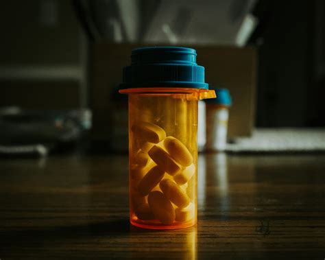 Understanding Xanax: From Benefits to Risks, Addiction & Treatment - Emory Recovery Center