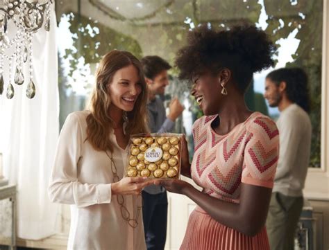 Gift Box With 24 Pieces