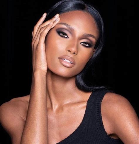 90s supermodel makeup look