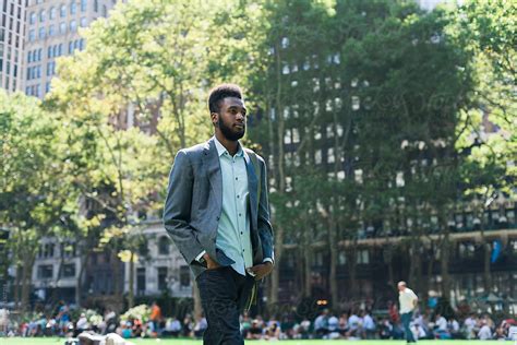 Business People Walking in New York 的图像结果