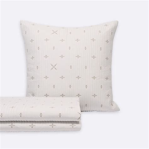 Medina Bedspread , Offwhite – Villa Collection | The Pillow Company