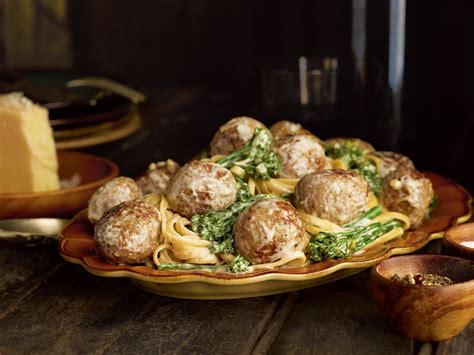 Fettuccine Alfredo And Meatballs