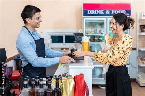 Local Business Owner 的图像结果