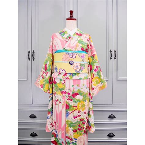 ピンク×白の矢羽根柄に花ぐるま模様 アンティーク小紋キモノ 0274 | kimono tento