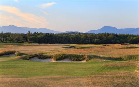 🏌️ Book & Save On A 2026 Golf Tour To Royal St Davids Golf Club