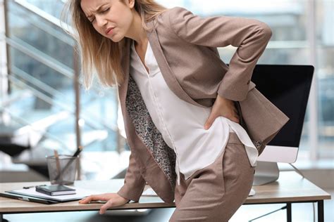 What Causes Lower Back Pain In Females? - HSSH