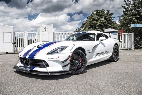 GeigerCars.de releases tuned Dodge Viper ACR