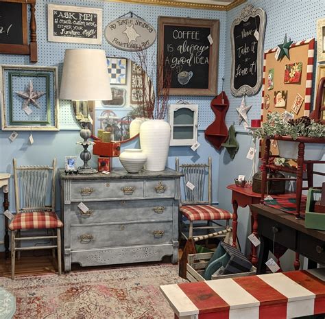 Souvenir Gift Shop 的图像结果