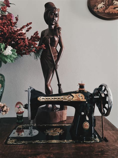 How to Thread a 1950 Singer Sewing Machine Needle 的图像结果