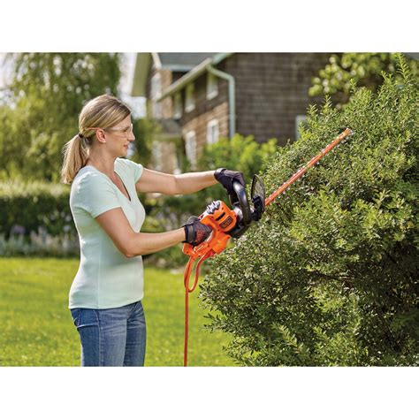18 In. Electric Hedge Trimmer | BLACK+DECKER