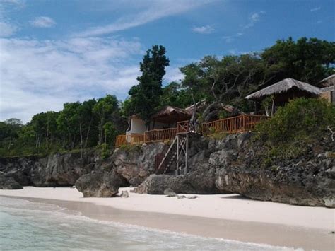 NINI`S BEACH BUNGALOWS (Bira, Sulawesi) - Specialty Resort Reviews ...