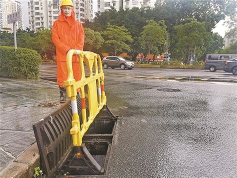 昨日第壹世界广场周围出现水浸 强降雨再次考验新洲路排水系统_深圳新闻网