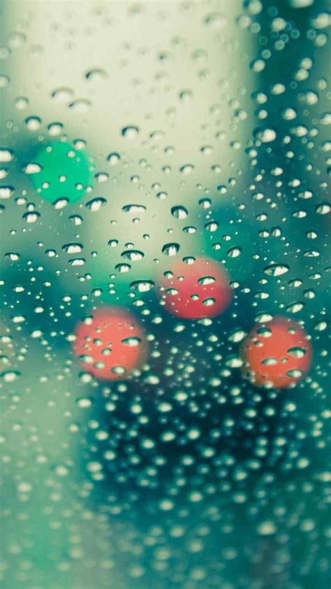 窗户上滑落的雨滴唯美图片桌面壁纸 -桌面天下（Desktx.com）