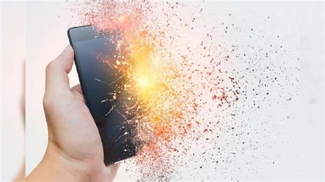 పాటలు వింటుంటే పేలిన మొబైల్... స్కూల్ గర్ల్ మృతి | క్రైమ్ - News18 తెలుగు