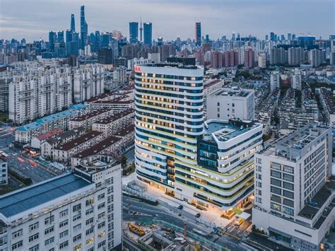 筑医台--医养环境设计--上海交通大学医学院附属新华医院儿科综合楼——城市中心改扩建的标杆