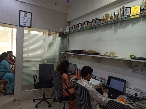 Top Health Insurance Agents Bajaj Allianz near Sion Hospital Trauma ...