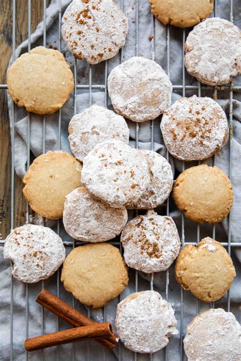 Easy Mexican Cinnamon Cookies Recipe - Desserts & Drinks