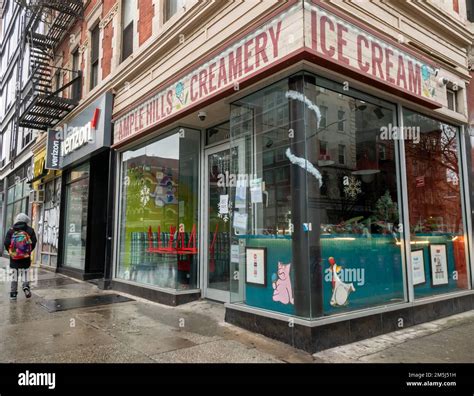 Ice cream store owner hi-res stock photography and images - Alamy