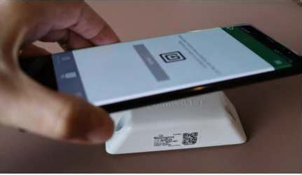 Connecting Cell Phone to Monitor 的图像结果