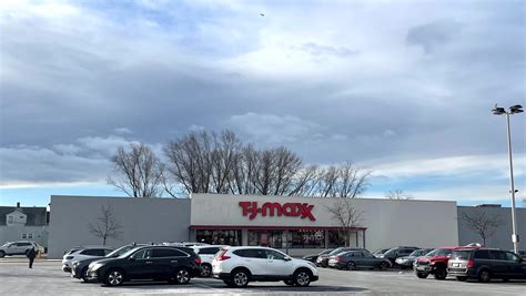 Frontage Shopping Center - Charter Realty