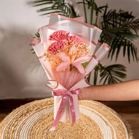 Shop Pink Crochet Lily Bouquet Online | The Zappy Box