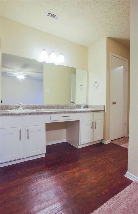 View Photos | Centre Oaks Apartments