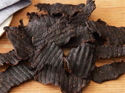 Deer Jerky Marinade for Dehydrator: Ultimate Flavor Recipe - The Deer Hunting