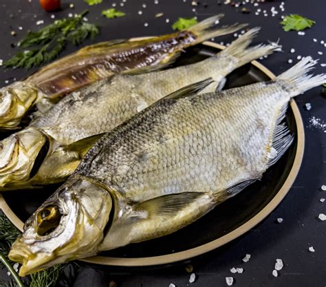 Лещ вяленый крупный – цены, купить с доставкой из Астрахани