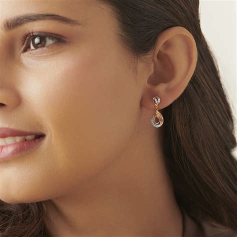 Glowing Curves Diamond Drop Earrings