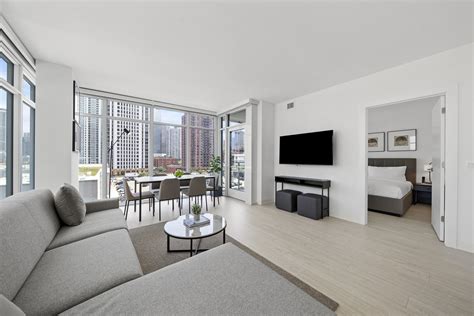 Luxury Two Bedroom Hotel Suite | Level Chicago Fulton Market