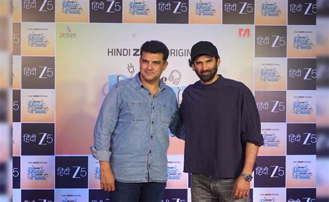 कुणाल रॉय की ‘थोड़े दूर थोड़े पास’ की स्क्रीनिंग पर पहुंचे भाई आदित्य ...