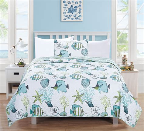 Best Coastal Bedding Sets! Discover the best beach themed bedding sets ...