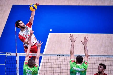 Poland master huge comeback to beat Slovenia