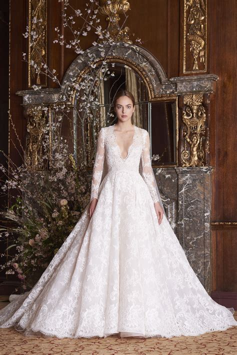 Monique Lhuillier's Spring 2019 Bridal Collection may have been designed with Meghan Mar ...