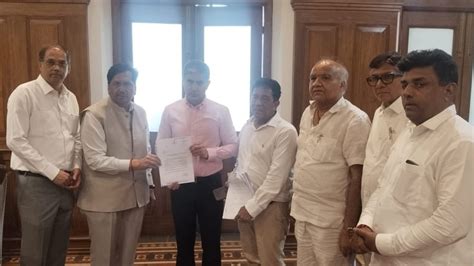 Vile Parle Jain Temple Demolition Row: Mumbai MLAs Meet CM Devendra ...