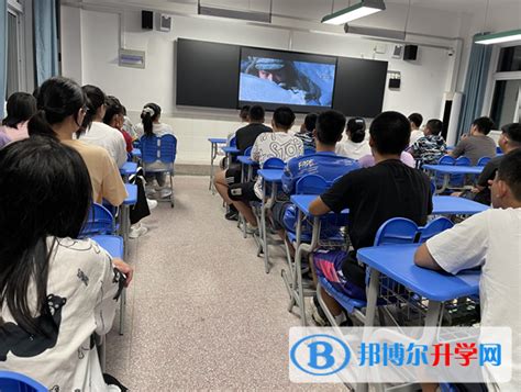 16政教教育实习系列报道——走进芜湖十二中-马克思主义学院