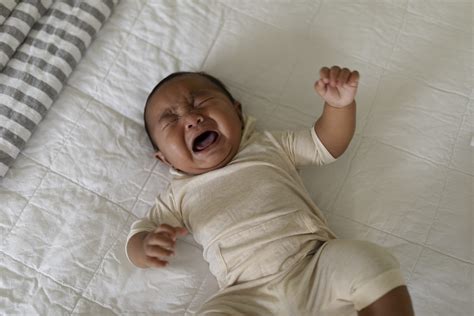 Why Is My Baby Arching Their Back? What to Know About Back Arching in ...