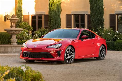 A Sporty Coupe By Any Other Name: The 2017 Toyota 86