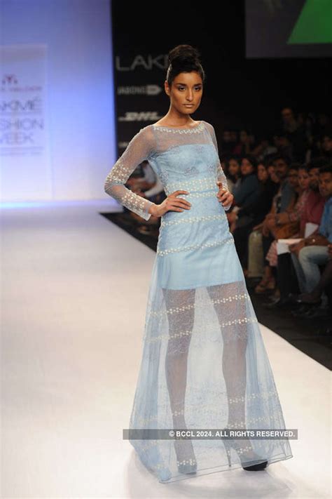Kanishtha Dhankhar walks the ramp design by Abdul Halder on Day 3 of ...