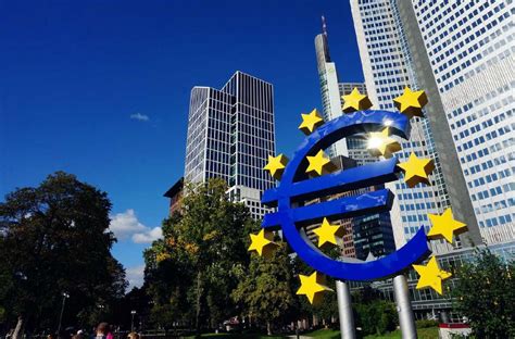 历史上的今天1月1日_1998年欧洲中央银行成立。