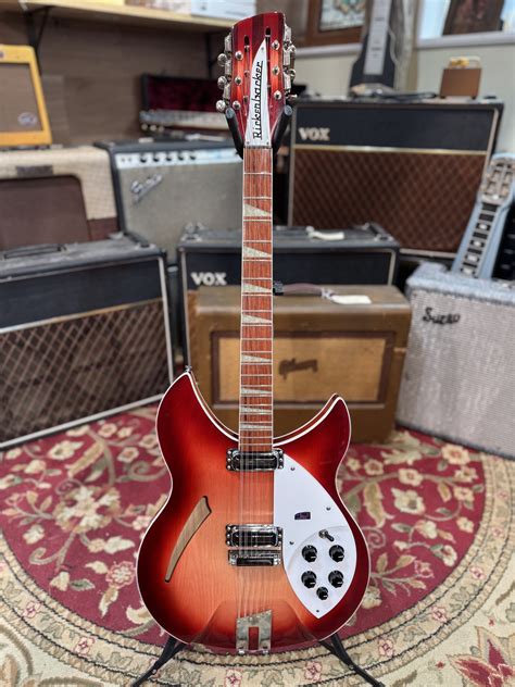 Rickenbacker 360/12 V64