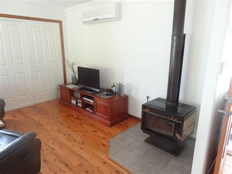 WHISPERS LAKESIDE CABINS (Kurwongbah) - Campground Reviews & Photos ...