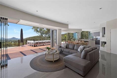 Grandview - Luxurious Entertainer with Spectacular - Houses for Rent in ...