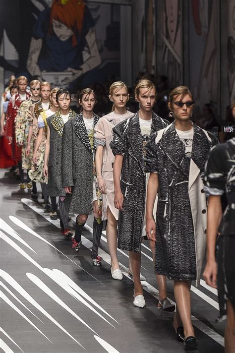 All eyes on models' weight as much as on clothes on Paris catwalks ...