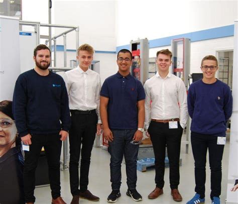 Element Material Technology Logo 的图像结果