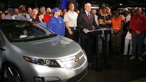 Former GM CEO Ed Whitacre still backs the Chevrolet Volt