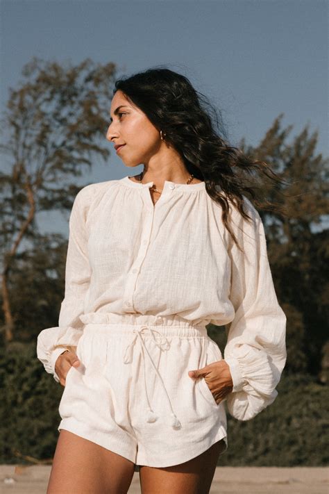 Deck Shorts in Moonlit Cream – The Chi Studio