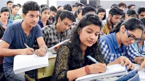 Golden opportunity for students, Centre announces scholarship of Rs 4 ...