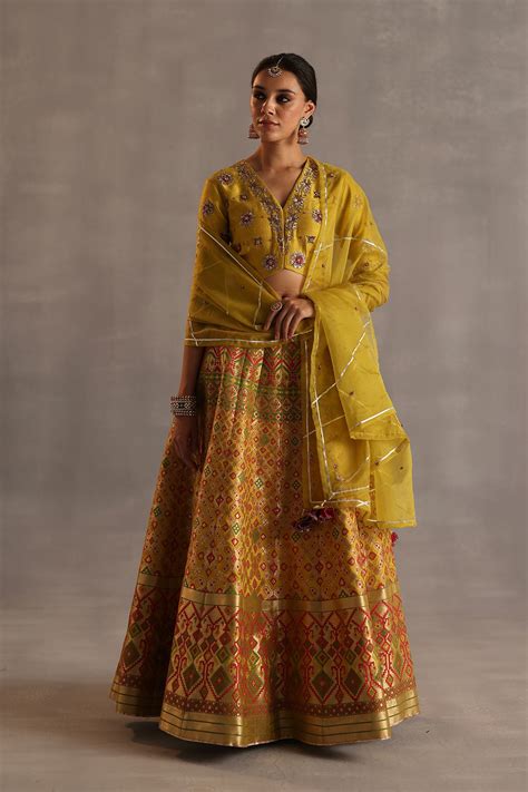 Saras Lehenga – Begum Global Store