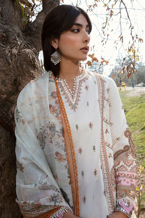Qalamkar Qline Lawn Collection 2023 – AK-07 HANA – YourLibaas